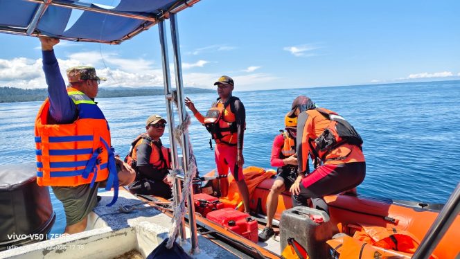
					5 Hari Pencarian, Perjuangan Tim SAR dan Masyarakat Yapen Cari Korban Speedboat Terbalik di Waindu 