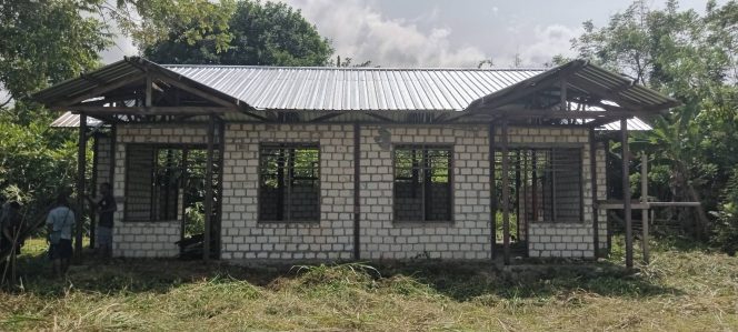 
					Yapen : Warga Kampung Harap Pembangunan Rumah Guru SD Negeri Soromasen Segera Dituntaskan
