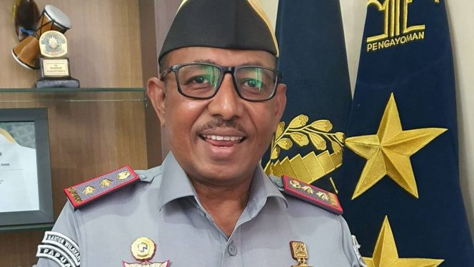 
					Kepala Kantor Wilayah Kementerian Hukum Provinsi Papua, Anthonius M. Ayorbaba,