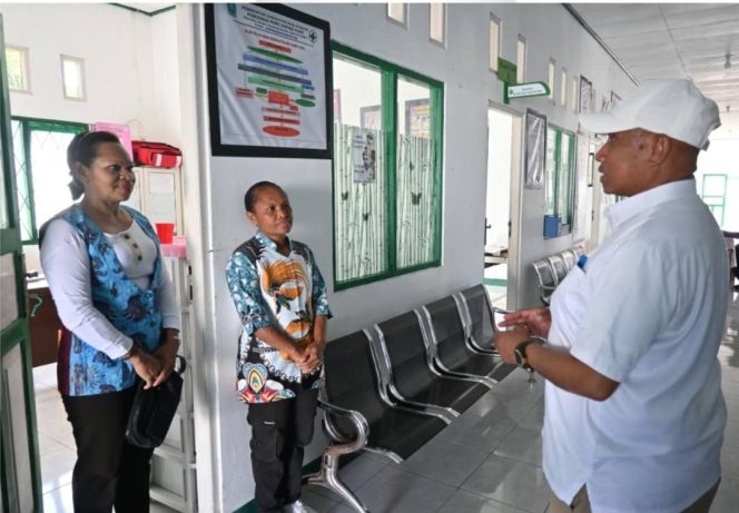 
					Pastikan Layanan Kesehatan Prima, Bupati Biak Numfor Tinjau Puskesmas Poiru
