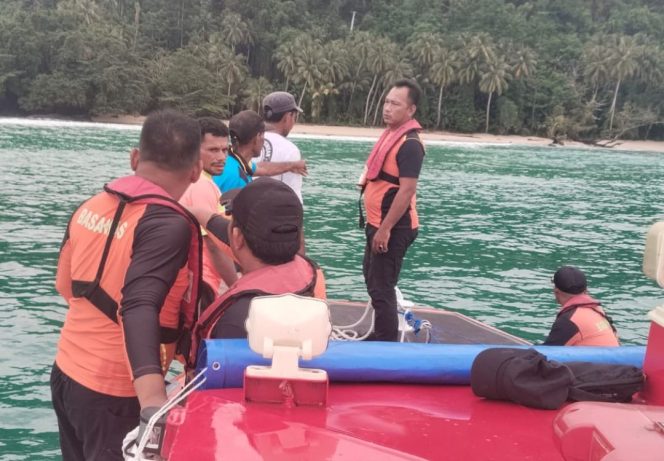
					Molo Malam dan Hilang ! SAR Biak Cari 1 Masyarakat Kampung Poom di Yapen