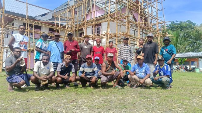 
					Sambut 100 Tahun Masuknya Injil, GKI Jemaat Simon Petrus Menawi Renovasi Gedung Gereja