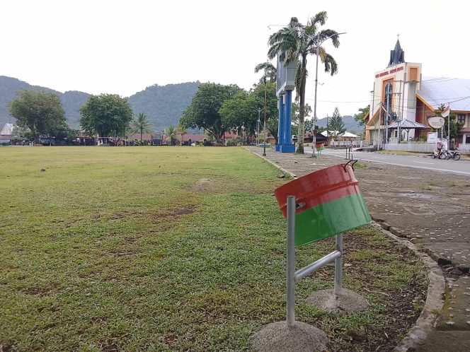 
					Warga Serui Diimbau Manfaatkan Tempat Sampah di Alun-alun Lapangan Trikora !