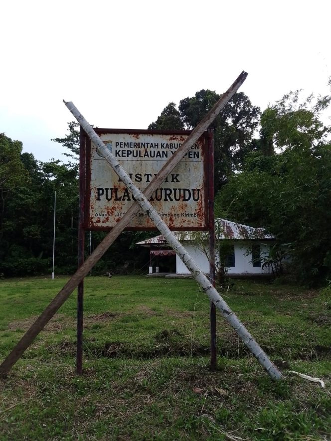 
					Warga Palang Kantor Distrik Pulau Kurudu, Honor Staf Tak Dibayar dan Kantor Dinilai Tak Berfungsi