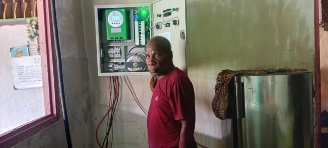 
					Kisah Inspiratif Guru Pensiunan di Kanaki Buka Usaha Es Batu, Bantu Nelayan Pesisir Yapen