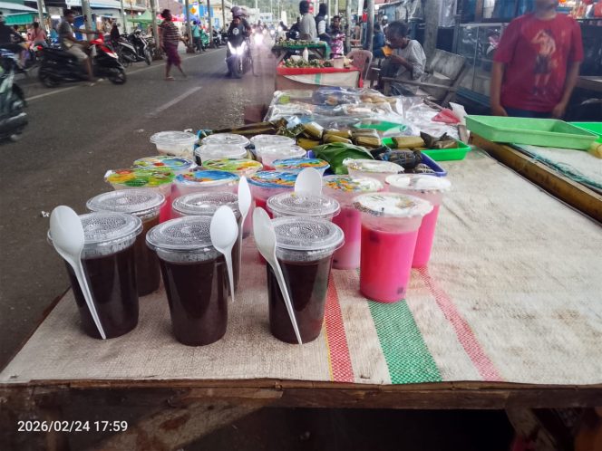 
					Takjil di Pasar Aroro Iroro Serui Sepi, Pedagang Keluhkan Daya Beli Warga Serui yang Menurun