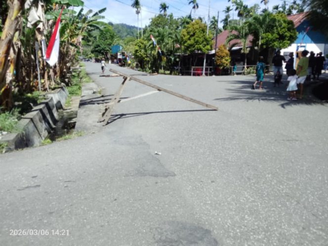 
					Akses Jalan ke Rumah Sakit Serui Dipalang, Warga Protes Hadiah Lomba Kebersihan HUT Yapen ke-57
