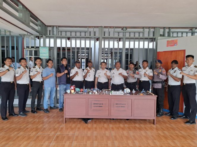 
					Razia dan Tes Urine di Lapas Serui Jelang HBP ke-62, Petugas Temukan Benda Terlarang