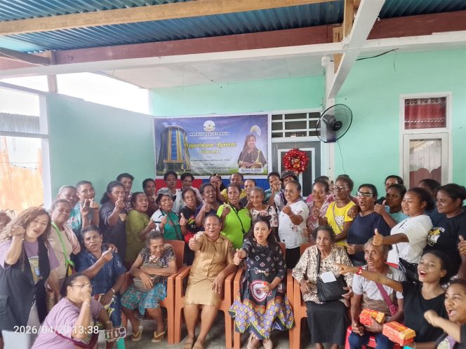 
					Ketua Pokja Perempuan Papua  Jaring Aspirasi di Pasar Aroro Iroro Serui