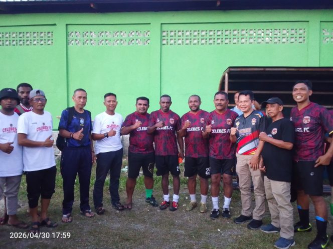 
					Datangkan Legenda Persipura Jayapura, Turnamen U-40 di Serui Jadi Hiburan dan Motivasi bagi Pemain Lokal