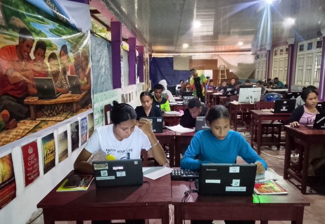 
					Bengkel Kerja Papua Gelar Pelatihan Komputer Gratis  di Gereja GKI Makedonia Tanao untuk Tingkatkan Sumber Daya Jemaat