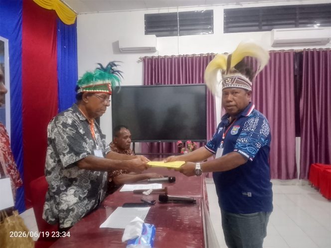 
					Musyawarah I Ikatan Keluarga Pantai Lori Digelar di Gedung SMA Negeri 1 Serui, Edison Kapitarau Terpilih Jadi Ketua